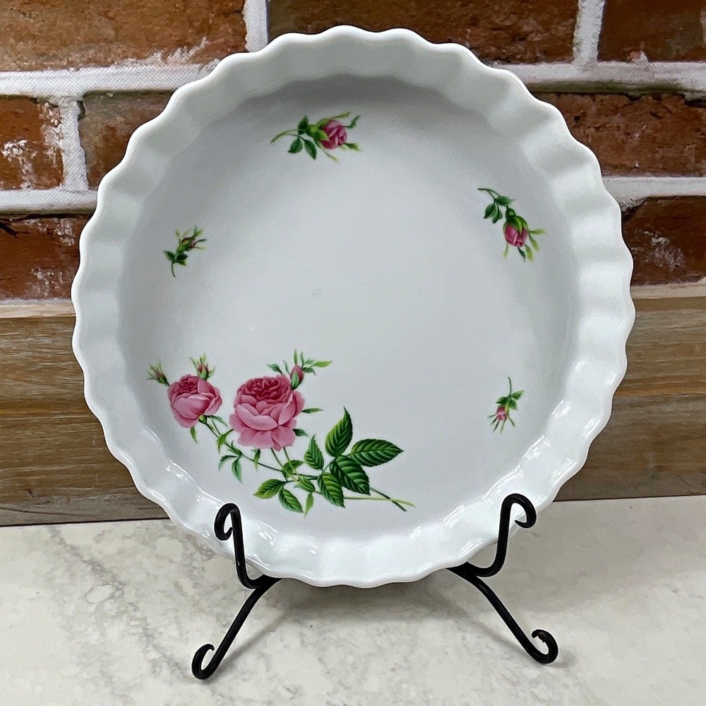 Christineholm Ceramic Pie Dish 9.5in Round White Pink Rose Floral Scalloped Edge
